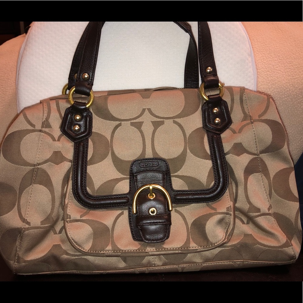 Signature Coach, NWOT